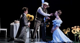Tinerii vor primi vouchere culturale pentru a merge la teatru, expoziții și concerte